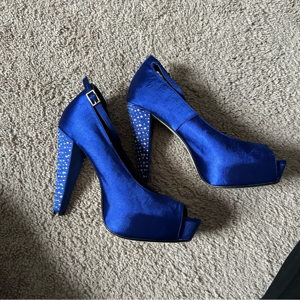 NWOT madden girl blue satin rhinestone platform heels